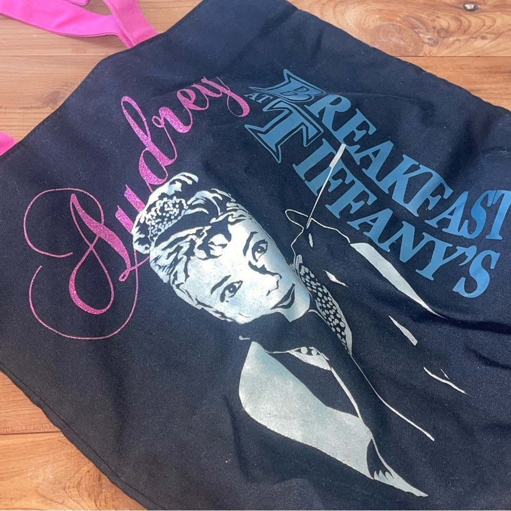 Audrey Hepburn breakfast at Tiffany’s radio days BLACKPINK tote bag